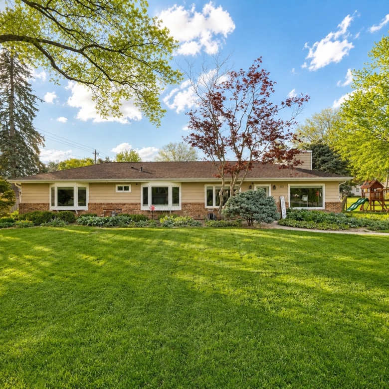 1310 Lilac Ln, Cedar Falls, IA 50613