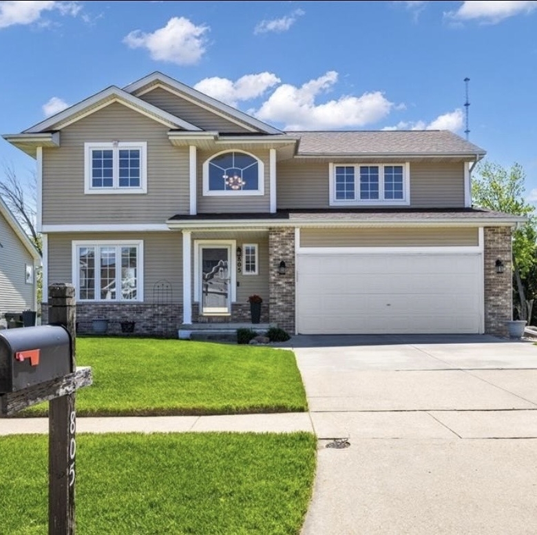 805 71st Street NE, Cedar Rapids, IA 52402