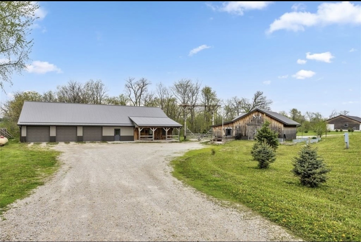 2527 61st Street Lane, #1, Vinton, IA 52349