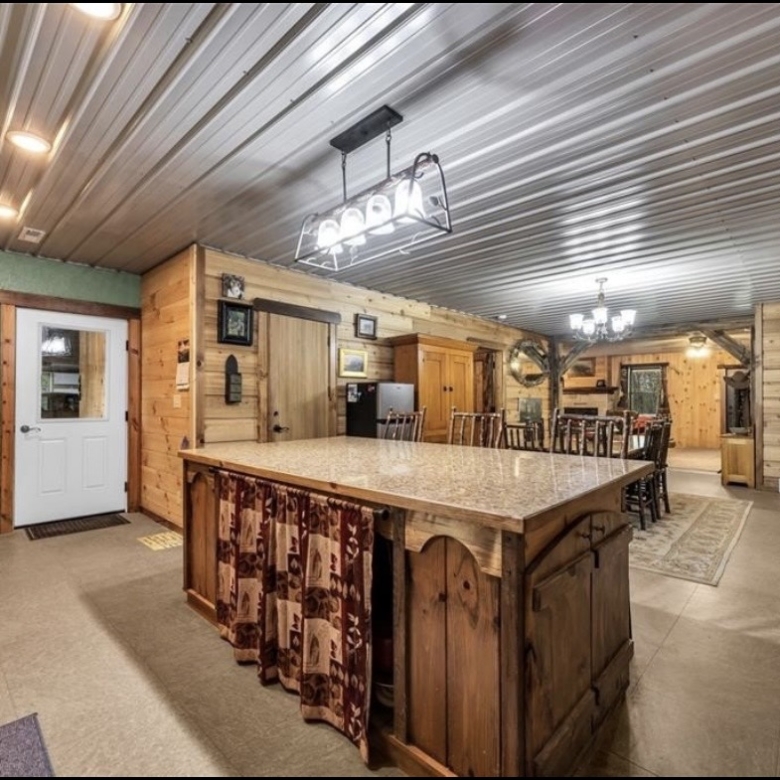 2527 61st Street Lane, #1, Vinton, IA 52349