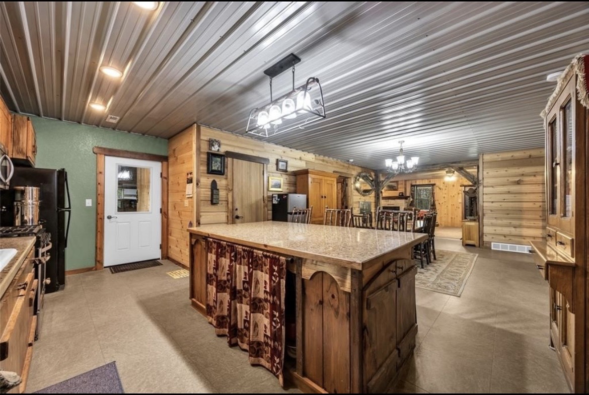 2527 61st Street Lane, #1, Vinton, IA 52349