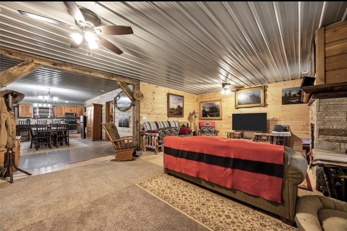 2527 61st Street Lane, #1, Vinton, IA 52349