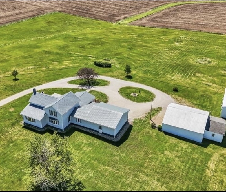 1454 58th Street, Dysart, IA 52229