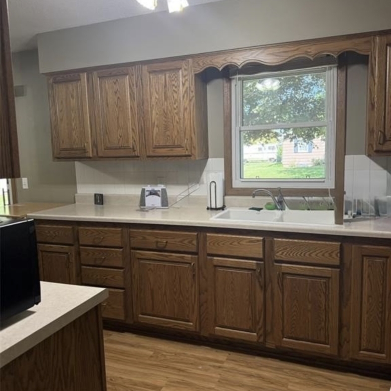 306 14th Ave, Vinton, IA 52349