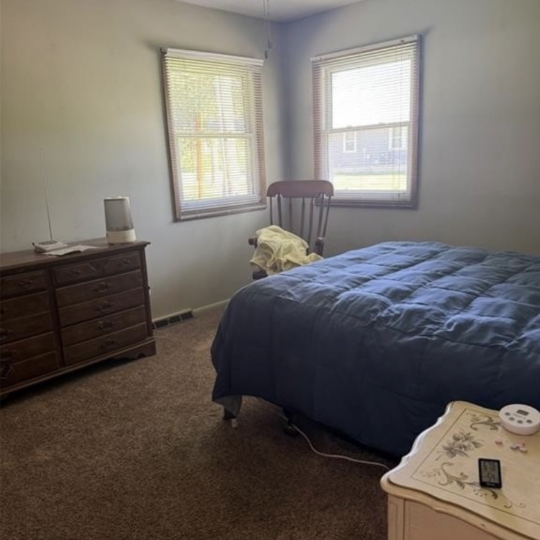 306 14th Ave, Vinton, IA 52349