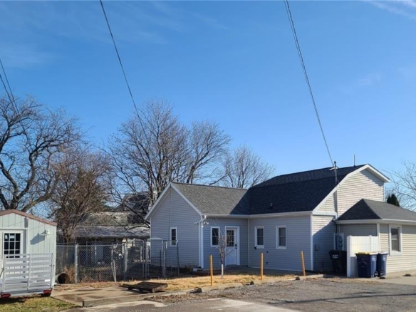 305 B Ave, Vinton, IA 52349