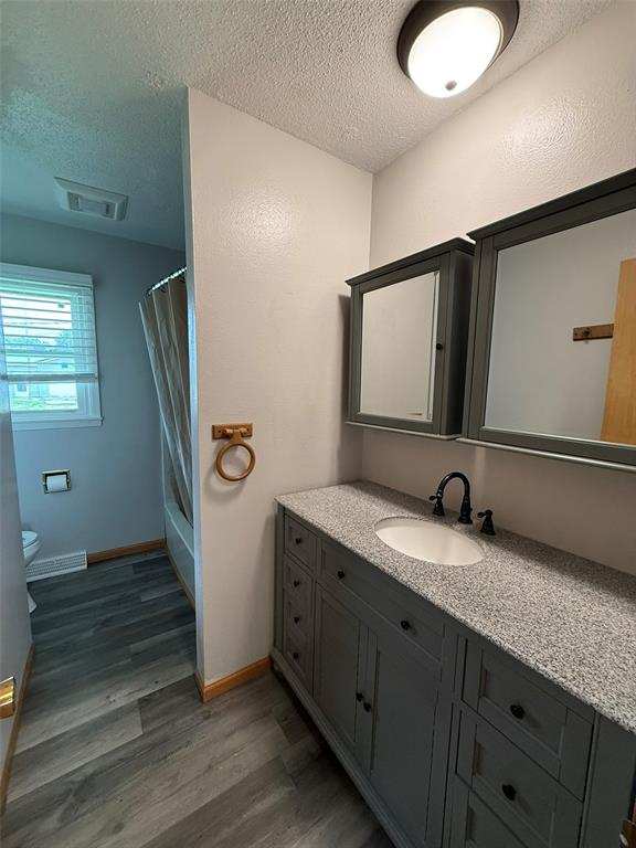 708 E. 11th Street, Vinton, IA 52349