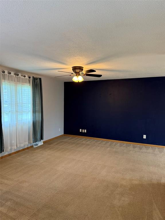 708 E. 11th Street, Vinton, IA 52349
