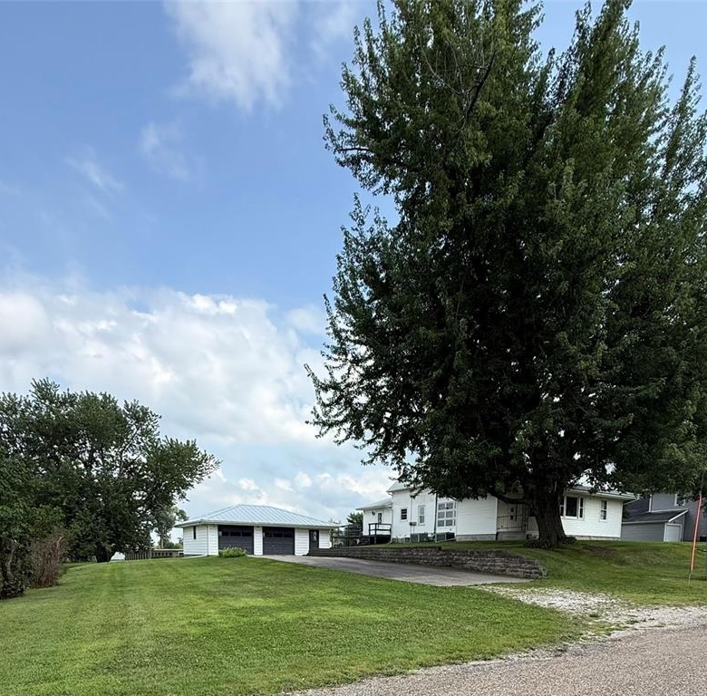 205 Grand Ave, Shellsburg, IA 52332