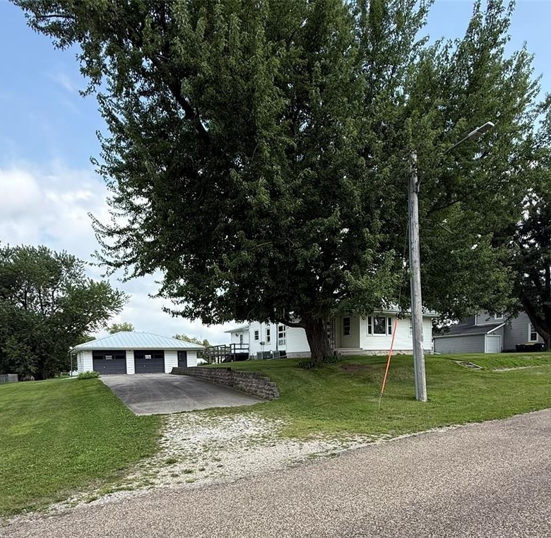 205 Grand Ave, Shellsburg, IA 52332