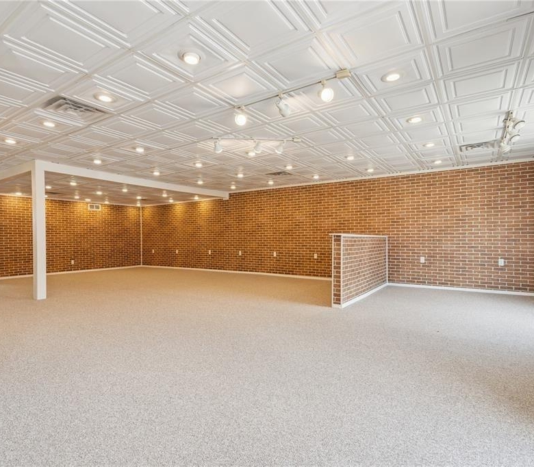315 A Ave, Vinton, IA 52349