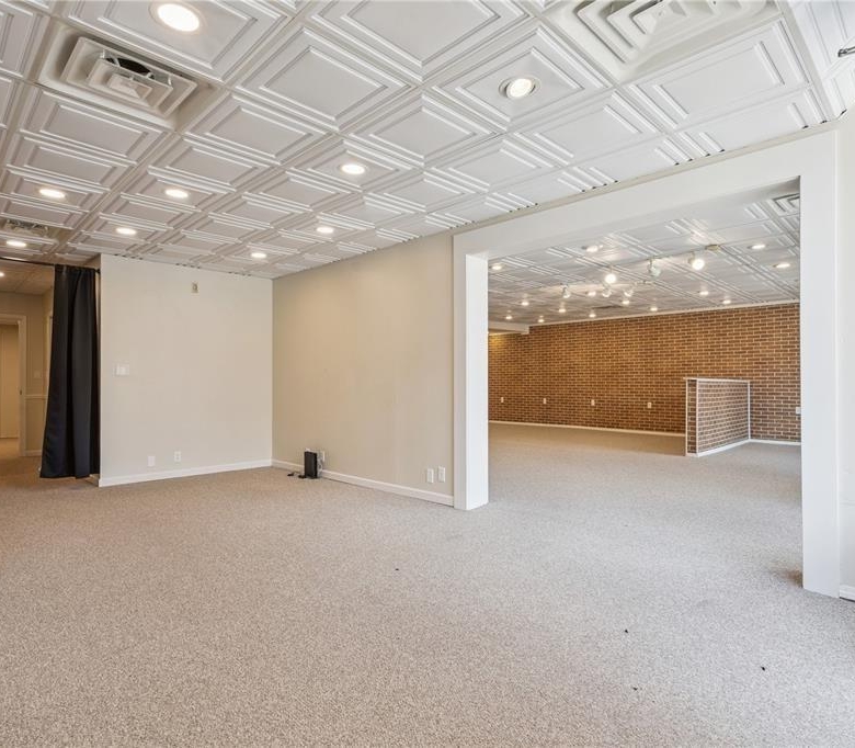 315 A Ave, Vinton, IA 52349
