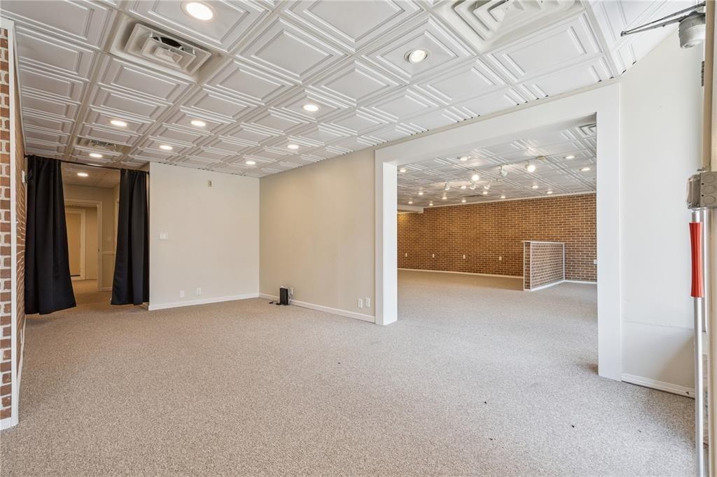 315 A Ave, Vinton, IA 52349