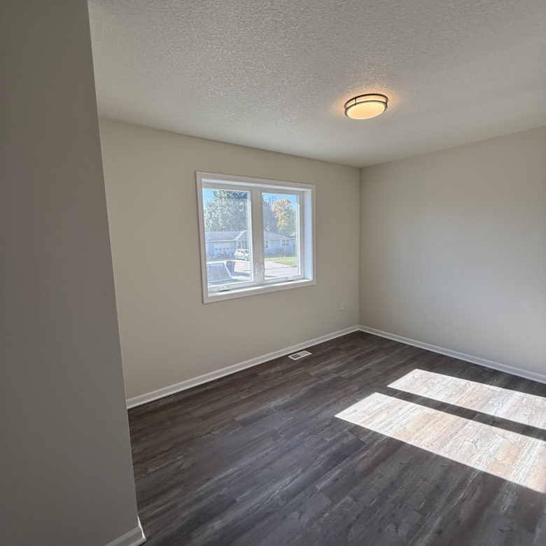 717 F Ave, Vinton, IA 52349