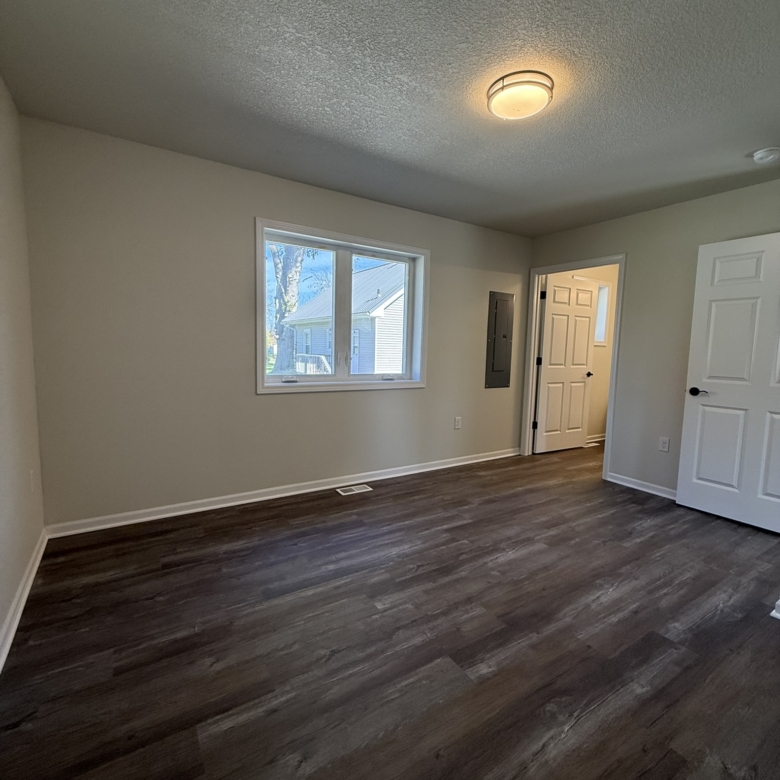 717 F Ave, Vinton, IA 52349