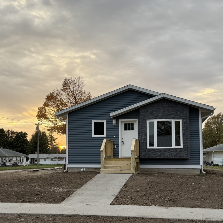717 F Ave, Vinton, IA 52349